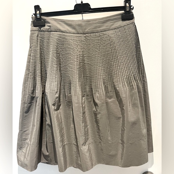 🖤 Beautiful & elegant full skirt in pewter grey. Knee length $ with lining. - Picture 3 of 7